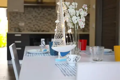 Image de Ground floor apartment with garden #17