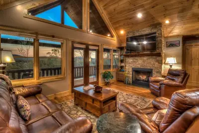 Image de Sun's Cabin - Mountain View | Pet Friendly | Gated community | Fire pit | Wrap around porch