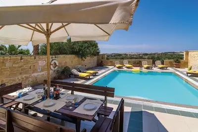 Image de Villa Blueberry Hills - Large rustic farmhouse with private pool & amazing views