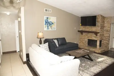 Image de 🏡 Comfortable 3br House in Plano • 2 Baths • 2-Car Garage • Great Location!