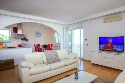 Image de Appartement de vacances Ičići pour 1 - 6 personnes avec 3 chambres à coucher - Logement de vacances