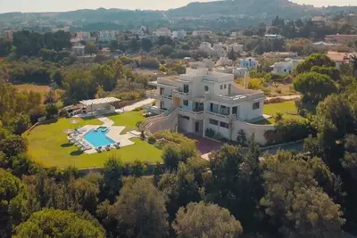 Image de Maison de vacances Rodos pour 1 - 12 personnes avec 6 chambres à coucher - Maison de vacances