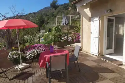 Image de Studio à 20 kms de Nice avec terrasse et piscine