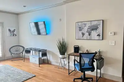 Image de Elegant Apt w/ Free Parking Ideal For Long Stays!