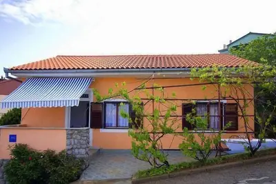 Image de Maison de vacances Senj pour 1 - 6 personnes avec 3 chambres à coucher - Maison mitoyenne