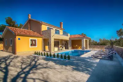 Image de Maison de vacances Krk (Stadt) pour 1 - 8 personnes avec 3 chambres à coucher - Maison de vacances