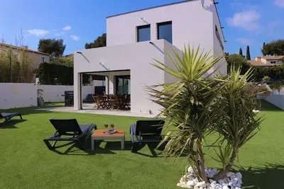 Image de Architect Villa Classified 5 *, 200 m², Sea 800m, Swimming pool, Sauna & Jacuzzi