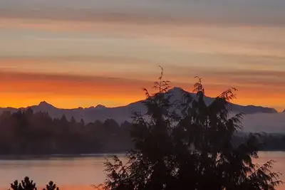 Image de Endless Views @ This Elegant 5* Lake Stevens Home