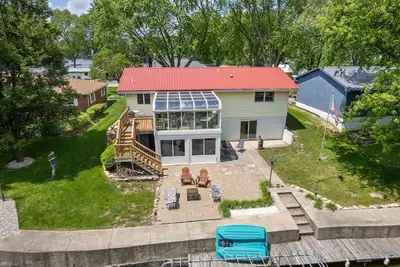 Image de Glass Porch Cottage Lake Freeman
