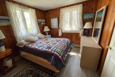 Image de South Chatham cottage walk to beaches, dining, tennis, shops, bike path.