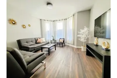 Image de 4 #1s - 4 Bedroom / 1. 5 Bath Condo near McCormick Place, Wintrust Arena