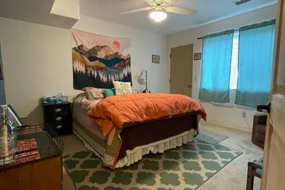 Image de Private Bedroom and Bathroom