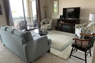 Image de River Strand- 1st floor condo in Fl - optional pools, golf, tennis, pickle ball.