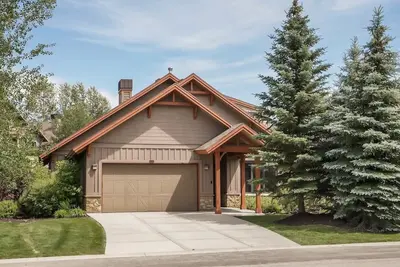 Image de Great House Value 6 bdr 4 bath  Book Winter Now