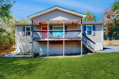 Image de Mountain View Home w\/ WiFi, Free Attraction Tickets, & Wood-Burning Fireplace