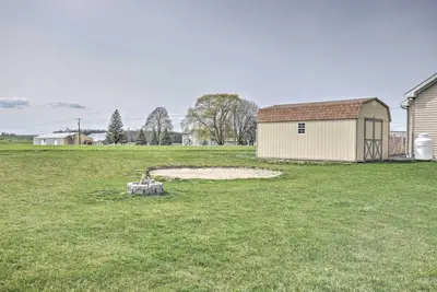 Image de Geneva Studio, 3 Miles to Seneca Lake!