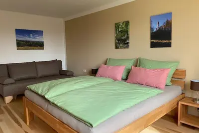 Image de Cozy vacation apartment on the first floor with 2 bedrooms