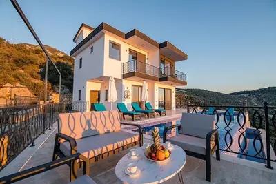 Image de Villa with wonderful views of nature and the sea