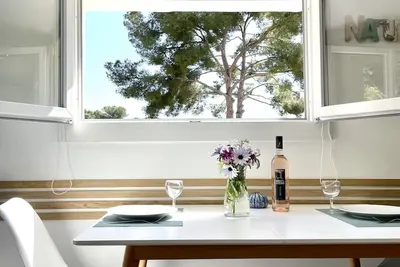 Image de Auguière Est, maisonnette au cœur des vignes