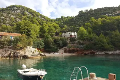 Image de Maison de vacances Gdinj pour 1 - 5 personnes avec 3 chambres à coucher - Maison mitoyenne