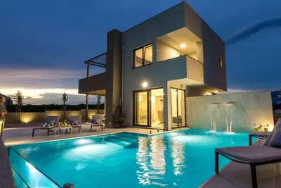 Image de Maison de vacances Novalja pour 1 - 8 personnes avec 4 chambres à coucher - Maison de vacances