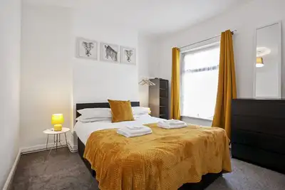 Image de â‘ Staywhenever Ls- 4 Bedroom House | King Size Beds | Sleeps 9 â‘