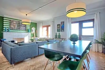 Image de Appartement de vacances pour 19 personnes  + 1 enfant env. 214 qmà Lisbonne, Região de Lisboa (Côte de Lisbonne)