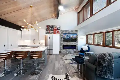 Image de Sunshine Suite (#733) |Near Ski - Golf - Ac/Pool/Hot Tub