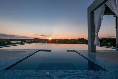 Image de Appartement de vacances Milna pour 1 - 10 personnes avec 4 chambres à coucher - Logement de vacances