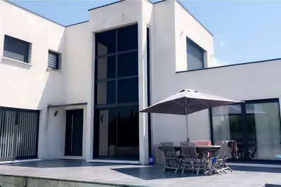 Image de Villa avec piscine 8 personnes