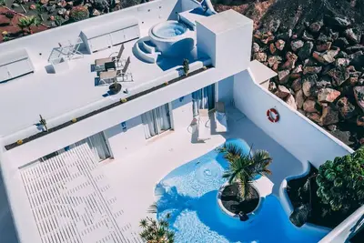 Image de Villas Veaco Bahiazul avec piscine privée et jacuzzi