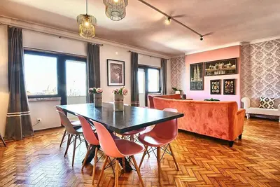 Image de Appartement de vacances pour 16 personnes env. 214 qmà Lisbonne, Região de Lisboa (Côte de Lisbonne)