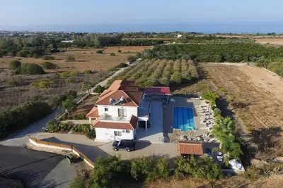 Image de Maison de vacances Kissonerga pour 1 - 10 personnes avec 5 chambres à coucher - Maison de vacances
