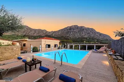 Image de Maison de vacances Kissamos Kriti pour 1 - 10 personnes avec 4 chambres à coucher - Maison jumelée