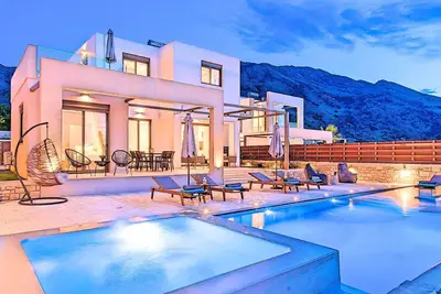 Image de Maison de vacances Kourna pour 1 - 10 personnes avec 4 chambres à coucher - Maison de vacances