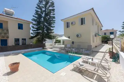 Image de Maison de vacances Paralimni pour 1 - 11 personnes avec 5 chambres à coucher - Maison de vacances