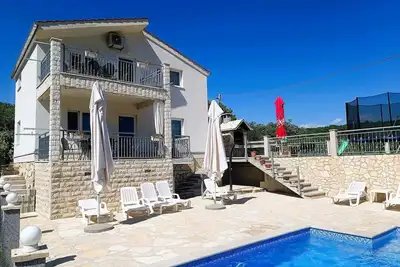 Image de Maison de vacances Zagvozd pour 4 - 10 personnes avec 4 chambres à coucher - Maison mitoyenne