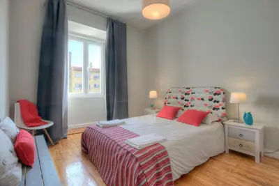 Image de Appartement de vacances pour 13 personnes  + 1 enfant env. 170 qmà Lisbonne, Região de Lisboa (Côte de Lisbonne)