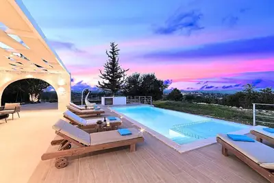 Image de Maison de vacances Georgioupoli pour 1 - 9 personnes avec 3 chambres à coucher - Ferme
