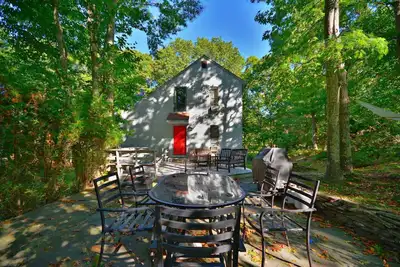 Image de New Southampton Listing! Minutes from town & beaches