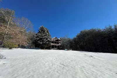 Image de Spacious Blue Ridge Mountain Cabin. Great location & beautiful views!