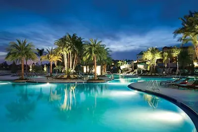 Image de Deluxe stay in Orlando, close to amusement parks, huge pool, spa, bar!