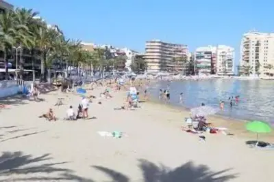 Image de Appartement de vacances Torrevieja pour 1 - 4 personnes avec 2 chambres à coucher - Logement de vaca