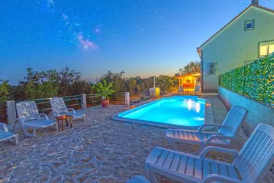 Image de Maison de vacances Lovrec pour 1 - 12 personnes avec 4 chambres à coucher - Maison de vacances