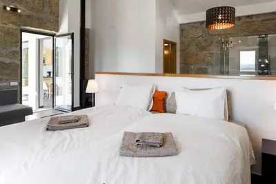 Image de Maison de vacances Tondela pour 1 - 7 personnes avec 3 chambres à coucher - Maison jumelée