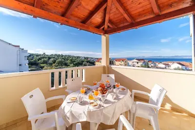 Image de Appartement de vacances Supetar pour 1 - 5 personnes avec 2 chambres à coucher - Logement de vacance