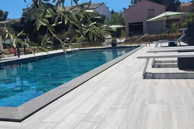 Image de Cottage à 400m de la plage, piscine et climatisation