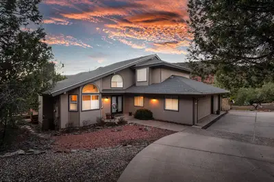 Image de *Spacious & Beautiful*Double Decks in Chapel Area with Mountain views