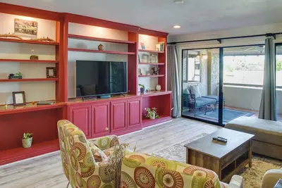 Image de Scottsdale Condo w/ Pool, 1 Mi to Old Town!