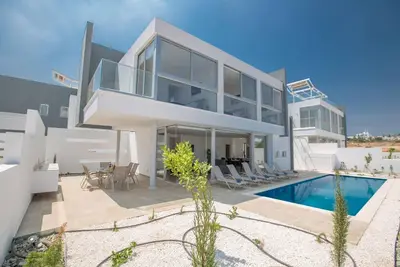 Image de Maison de vacances Paralimni pour 1 - 7 personnes avec 3 chambres à coucher - Maison de vacances